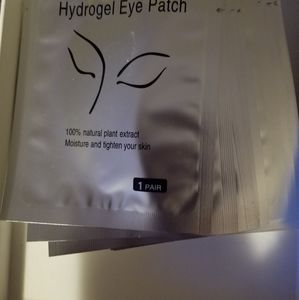 Hydrogel eye patch